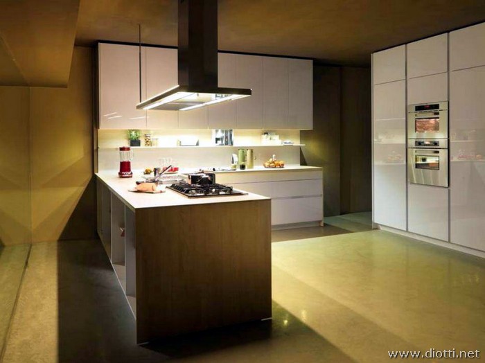 Orange Snaidero pensili a soffitto colonne sopralzo